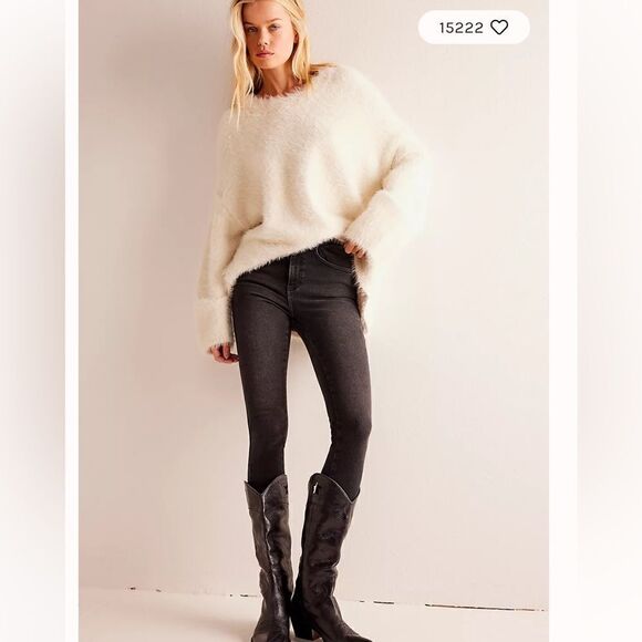 EXCELLENT PREOWNED CONDITION SIZE 29 WE THE FREE FRAYED HEM SKINNY BLACK JEANS - Picture 3 of 15